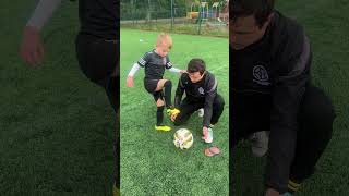 How to control the ball out of the air Table Touchyouthfootball YouthFootballDevelopment [upl. by Jacinda]