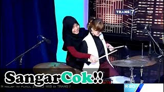 Sangar CHIKA Diajarin DRUM Sama Cewek Berhijab • Hitam Putih 28 Juni 2017 [upl. by Dita]