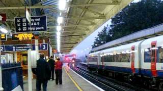 70013 OLIVER CROMWELL GOING THROUGH BASINGSTOKE LIKE THE CLAPPERS 6809 [upl. by Asserrac259]