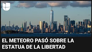 Un meteoro cruza el cielo de Nueva York pasó sobre la Estatua de la Libertad antes de desintegrarse [upl. by Nosae762]