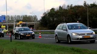 Paardentrailer over kop geslagen op a7 bij Drachten [upl. by Norahs]