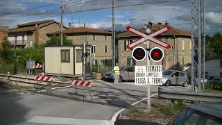 Spoorwegovergang Ponte Felcino I  Railroad crossing  Passaggio a livello [upl. by Ina]