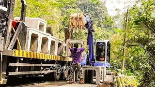 Self Loader Truck Uphill Dropping UDitch [upl. by Barfuss108]