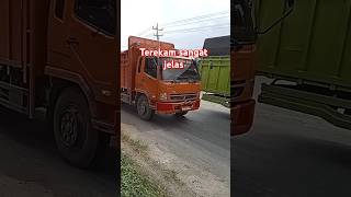 Truk Gagal Nyalipshorts short truk bus mobil tanjakkankuburancina [upl. by Sineray32]