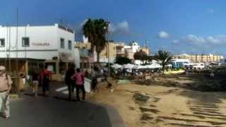 Espagne les Canaries Fuerteventura la station balnéaire de Corralejo [upl. by Ecirrehs]