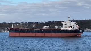 Shipspotting Bulk Carrier Piavia departing Hamburg Germany on the Elbe River for orders [upl. by Jacoby]