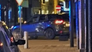 2 autos botsen aan de kruispunt van de Witte torenwal in Bree op 10 december 2015 [upl. by Byram63]