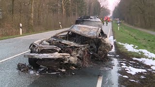 Pinneberg Zwei Tote nach schwerem Verkehrsunfall [upl. by Trillby]