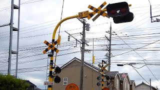 【踏切】北陸鉄道 電車が通過してもしばらく開かない踏切 Railroad crossing in Japan [upl. by Nosyd]