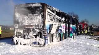 Feuerwehr löscht brennenden Schulbus auf der B15 I pnpde [upl. by Stafani]