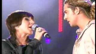 Ana Torroja y Bisbal Me cuesta tanto olvidarte concierto 40 [upl. by Nottnerb]