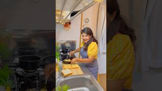 මෙයාගේ අමුතු අමුතු කෑම අනේ🤤🥪Egg Sandwich shorts eggsandwich viral trending asmr food bread [upl. by Chelsae]