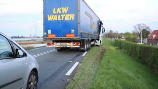 Weer ongeluk met vrachtwagen aan de Maasdijk N220 [upl. by Jepson63]