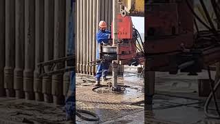 roughneck work alone on rig floor drilling floor ad oilrig shorts [upl. by Raman887]