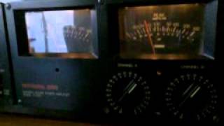 VINTAGE AMPLIFER 2 x 300W RMS YAMAHA P2200mp4 [upl. by Allyn]