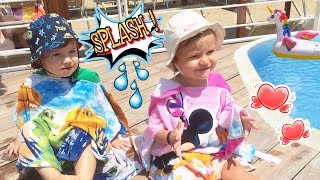 🏖Vacanza al mare🏖 Primo bagno in piscina coi gemelli 👶🏻💦👶🏻VLOG [upl. by Kristos669]