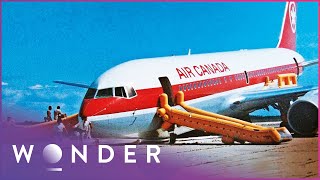 Air Canada Flight 143 Lands With No Fuel  Mayday  Wonder [upl. by Tani149]