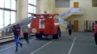 15 Secondes avec des Pompiers à lentrainement A VOIR [upl. by Hourihan]