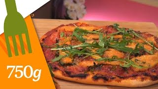 Recette de Pizza au saumon fumé  750g [upl. by Emmalynn]