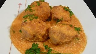 ALBÓNDIGAS DE POLLO EN SALSA DE ALMENDRAS [upl. by Ladnor463]