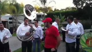 Gerardo Ortiz canta en vivo con la Banda Imperio en su cumpleaños [upl. by Arny]