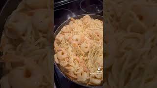 Shrimp Alfredo pasta 😋 [upl. by Yeknarf263]