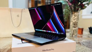 M1 Pro 14 inch MacBook Pro Unboxing and Incase hardshell case [upl. by Vizza79]