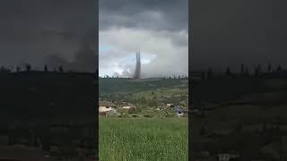 😱😮En TUNGURAHUA Un fenómeno atmosférico se registró en el cantón de Píllaro 🌪️ [upl. by Atilam]