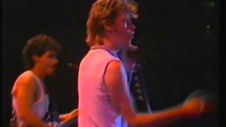 Hall amp Oates Maneater  LIVE  1984 [upl. by Ellette412]