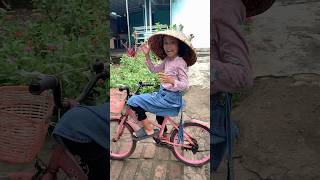 Di tinggal Ema ke pasar cutebaby comedy shorts [upl. by Stillmann425]