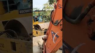 Excavator 200 service ki jankari [upl. by Jamilla238]