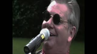 Dont Look Back In Anger The Wurzels OFFICIAL video [upl. by Tnomad]