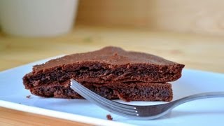 Video ricettaquotTorta al cioccolato fondente e nocciole tostate Senza Glutinequot gluten free [upl. by Jarus822]