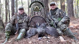 Mississippi Turkey Hunt with an Old School Touch  Betsy in TheSip [upl. by Yrojram]