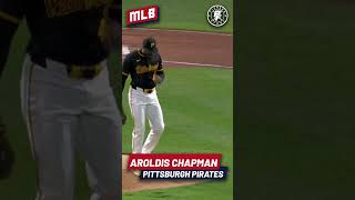 AROLDIS CHAPMAN MUESTRA SU INCREIBLE SPLITTER A 90 MPH mlb aroldischapman pittsburghpirates [upl. by Kursh234]