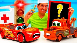 ¡Un accidente con Rayo McQueen y Mate Juegos de coches con el Señor Plastilina [upl. by Rocker]