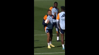 MBAPPÉ se lo PASA EN GRANDE en el ENTRENAMIENTO del REAL MADRID [upl. by Terces152]