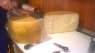 taglio forma di parmigiano reggiano [upl. by Posehn]