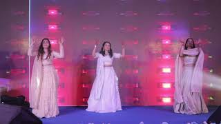 Lar Gaiyaan l Dobara Phir l ARY Films l Sangeet Dance Performance l Sisters Dance l Must Watch [upl. by Drawde542]