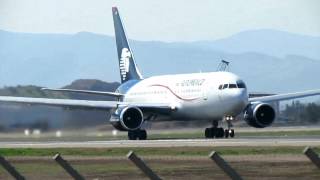 AeroMexico B762 take off from SCEL to MMMX [upl. by Aciretal462]