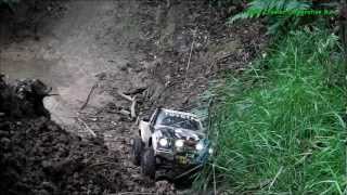 110 RC Oshkosh M977 HEMTT amp SCX10 Toyota Warlord Hilux im Wald [upl. by Anaes]