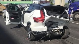 Volvo crash Volvo XC40 vs Toyota Corolla Cross DDrive [upl. by Madel]