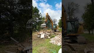 MDE Scorpion S1600 Excavator Grab IN ACTION  Morton Equipment demolition construction [upl. by Ennaesor]