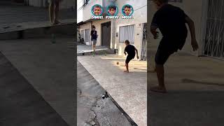 Quem fizer mais gols ganha 1 pacote de bolibol pt1 brincadeiras comida futebol mrbeast shorts [upl. by Dupuy65]