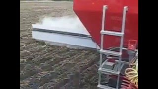 AgriSpread AS120 lime spreader spreading Kalfos with Booms [upl. by Lew]