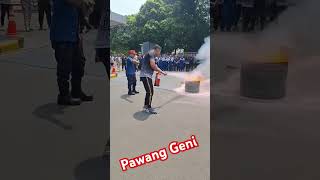 Penggunaan apar  alat pemadam api ringan apar shorts short vidioviral [upl. by Ahsinawt]