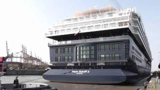 MEIN SCHIFF 2  Rückkehr nach Bremerhaven nach erster Testfahrt 23042011 [upl. by Graniela204]