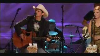 Brad Paisley Alison Krauss Whiskey Lullaby Live [upl. by Eaton]