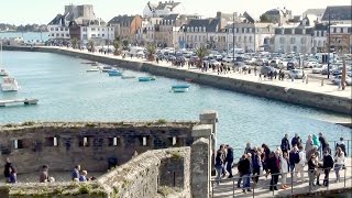 Concarneau  Ville Close  Vue sur le Port de Plaisance  Promenade  Finistère  France [upl. by Pablo]