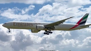 EMIRATES Boeing 777300ER landing in Bogota  Aterrizando en Bogota desde Miami [upl. by Ahsatal117]